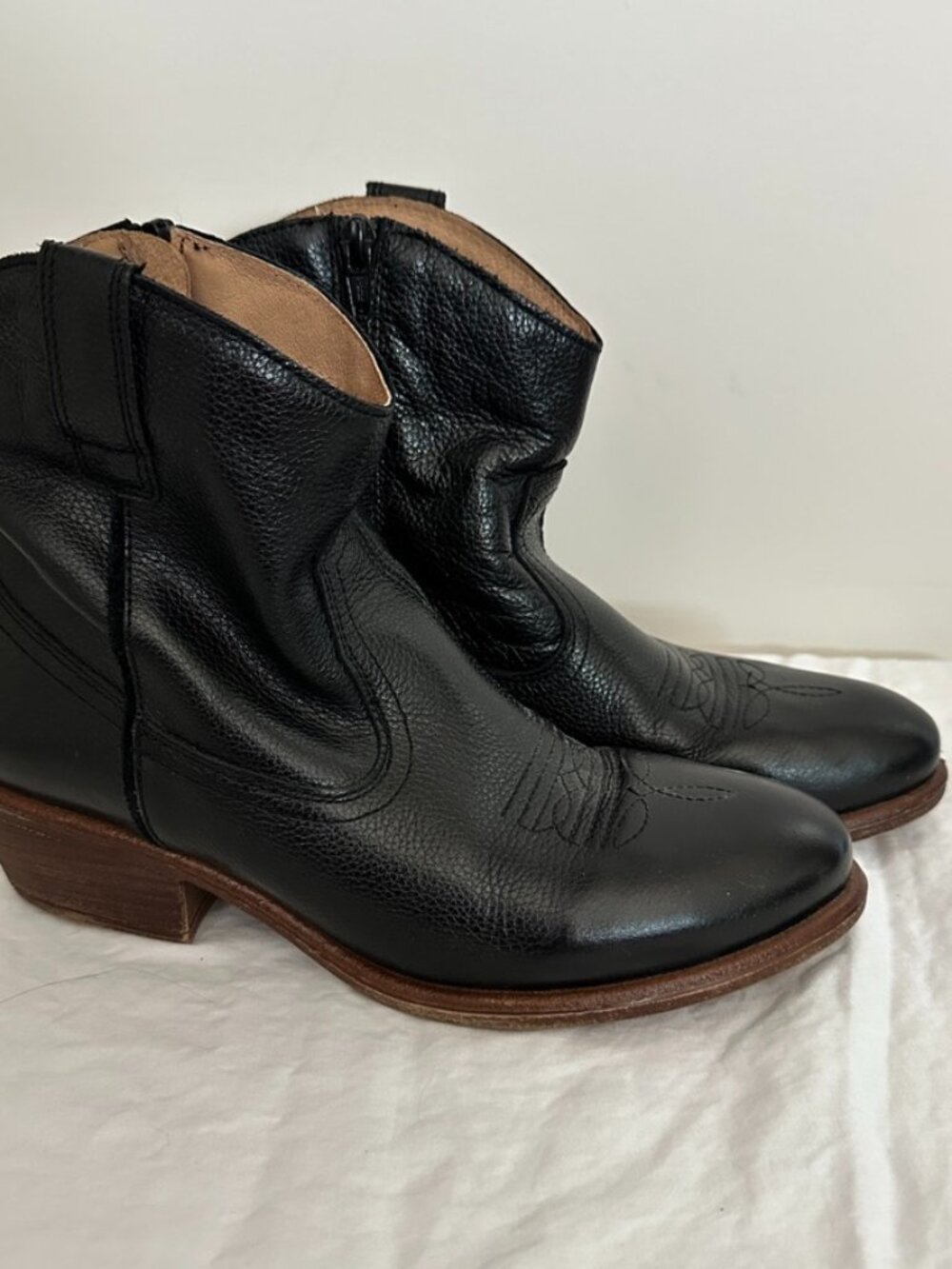 Black short Miz Mooz boots size 39
